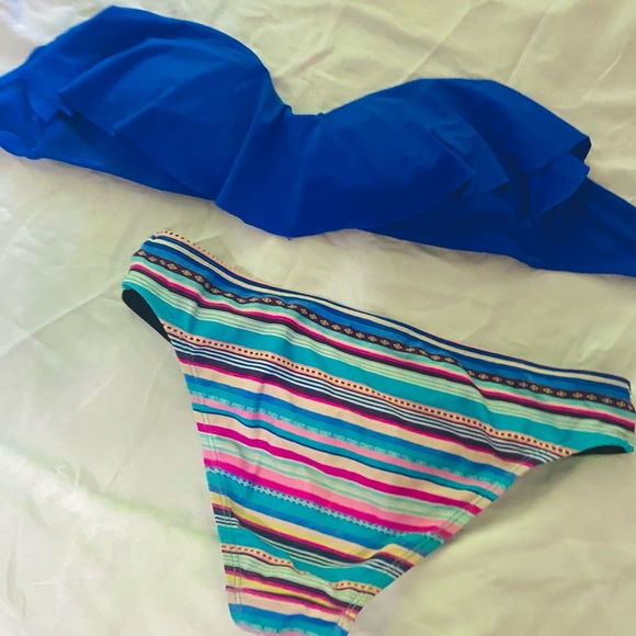 Strapless ruffle bikini w/stripe bottoms Sz sm - Picture 6 of 13